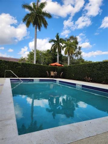 119 Hidden Court Road Hollywood FL 33023
