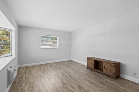 408 SE 9 Street Fort Lauderdale FL 33316