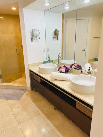 16275 Collins Avenue Sunny Isles Beach FL 33160
