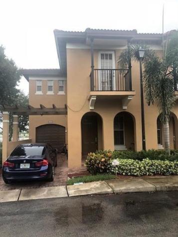 6903 Julia Gardens Drive Coconut Creek FL 33073