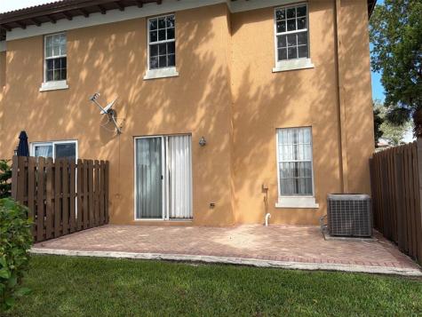 6903 Julia Gardens Drive Coconut Creek FL 33073