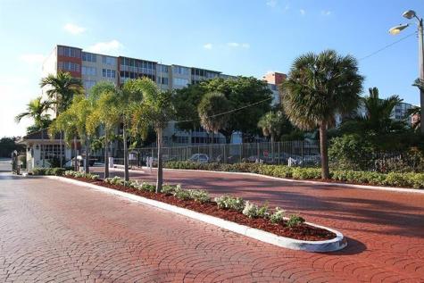 1700 NE 191st Street Miami FL 33179