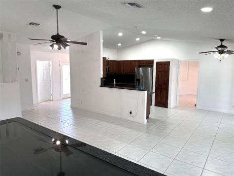 676 NW 107th Lane Coral Springs FL 33071