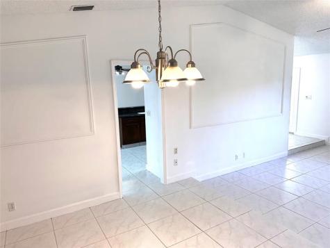 676 NW 107th Lane Coral Springs FL 33071