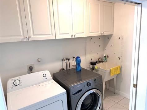 676 NW 107th Lane Coral Springs FL 33071