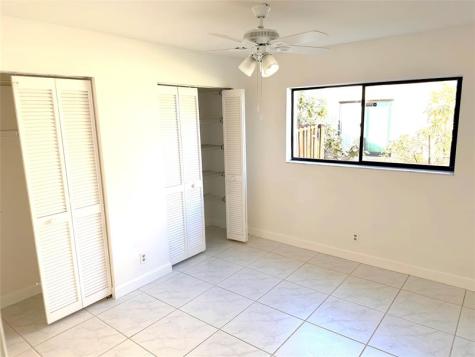 676 NW 107th Lane Coral Springs FL 33071