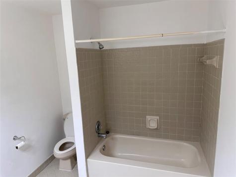 676 NW 107th Lane Coral Springs FL 33071