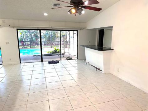 676 NW 107th Lane Coral Springs FL 33071