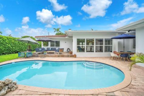 2212 NE 32nd Avenue Fort Lauderdale FL 33305