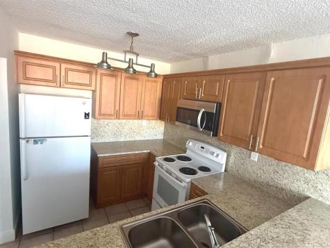 8075 NW 7th Street Miami FL 33126