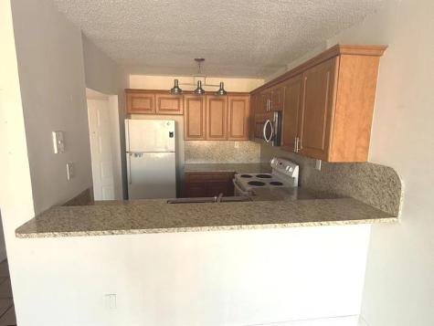 8075 NW 7th Street Miami FL 33126