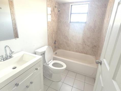 8075 NW 7th Street Miami FL 33126
