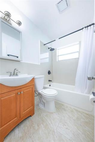 210 NE 40th Street Oakland Park FL 33334