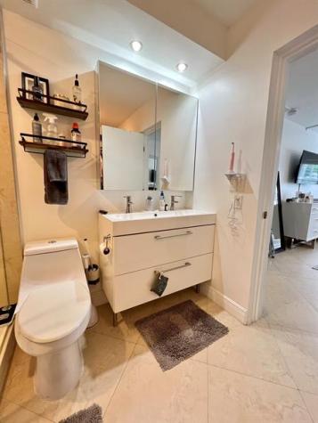 2900 NE 30th Street Fort Lauderdale FL 33306