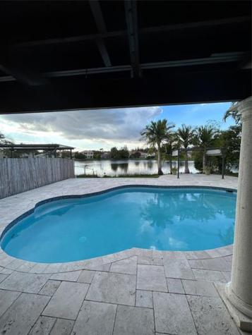 414 SW 205th Avenue Pembroke Pines FL 33029