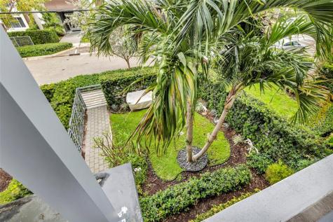 1045 NE 18th Avenue Fort Lauderdale FL 33304