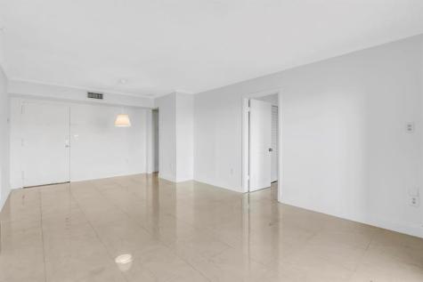 4705 NW 7th Street Miami FL 33126