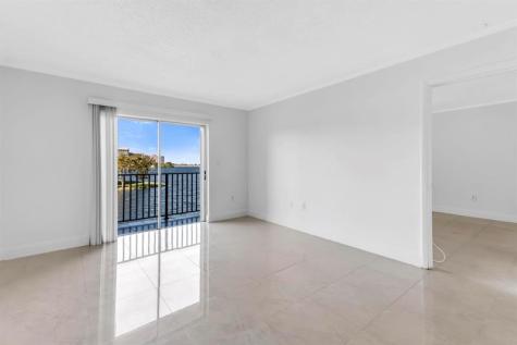 4705 NW 7th Street Miami FL 33126