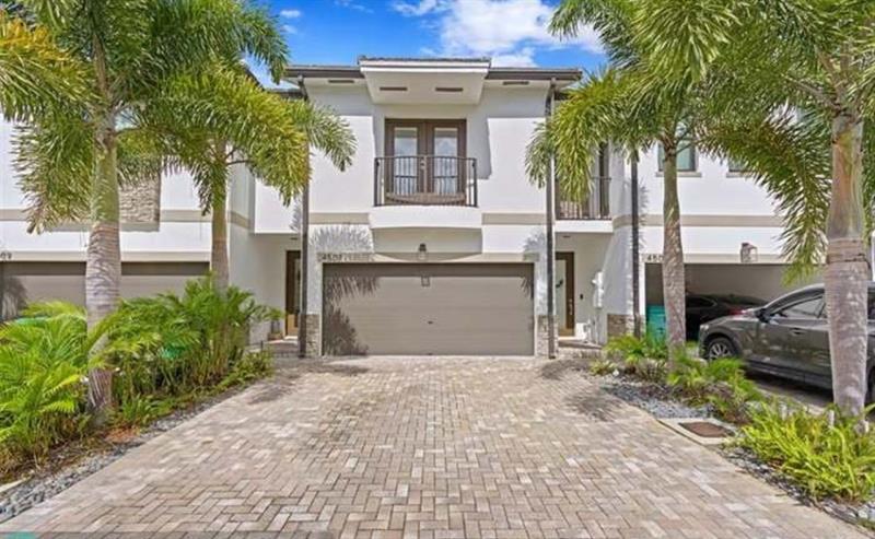4507 E Aqua Bella Lane Fort Lauderdale FL 33312