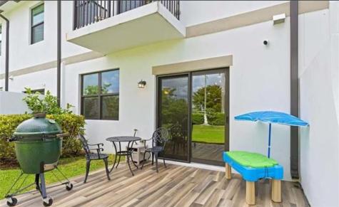 4507 E Aqua Bella Lane Fort Lauderdale FL 33312
