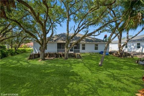 1625 SW Abingdon Avenue Port St Lucie FL 34953