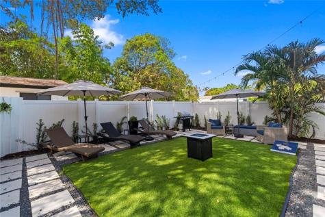 719 NE 36th Street Oakland Park FL 33334
