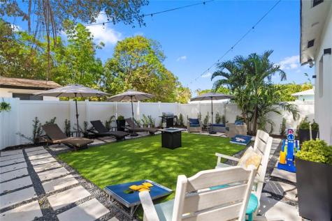 719 NE 36th Street Oakland Park FL 33334