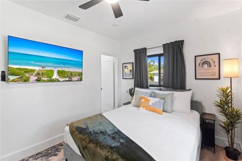719 NE 36th Street Oakland Park FL 33334