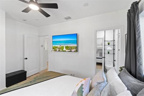 719 NE 36th Street Oakland Park FL 33334