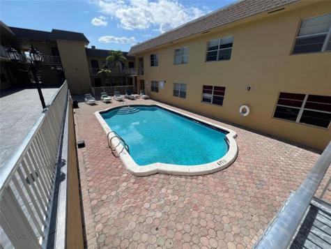 6840 Pembroke Road Pembroke Pines FL 33023