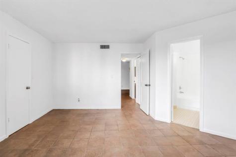 210 Lake Pointe Drive Oakland Park FL 33309