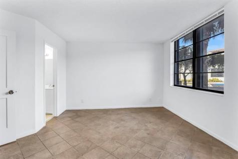 210 Lake Pointe Drive Oakland Park FL 33309