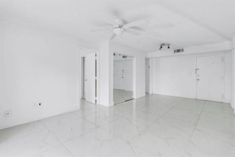 4805 NW 7th Street Miami FL 33126