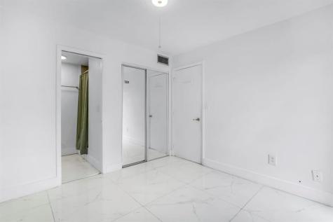 4805 NW 7th Street Miami FL 33126