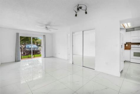 4805 NW 7th Street Miami FL 33126