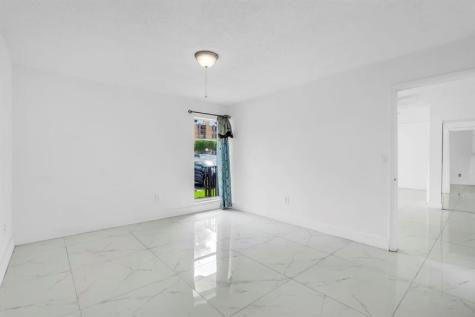 4805 NW 7th Street Miami FL 33126