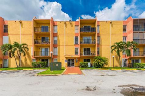 4805 NW 7th Street Miami FL 33126