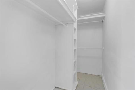 4805 NW 7th Street Miami FL 33126