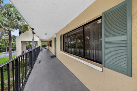 913 Meadows Circle Boynton Beach FL 33436