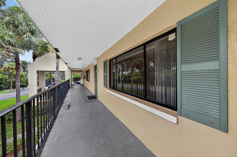 913 Meadows Circle Boynton Beach FL 33436