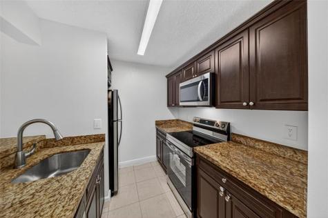 913 Meadows Circle Boynton Beach FL 33436