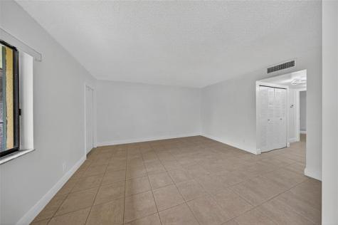 913 Meadows Circle Boynton Beach FL 33436