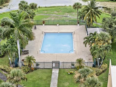 913 Meadows Circle Boynton Beach FL 33436