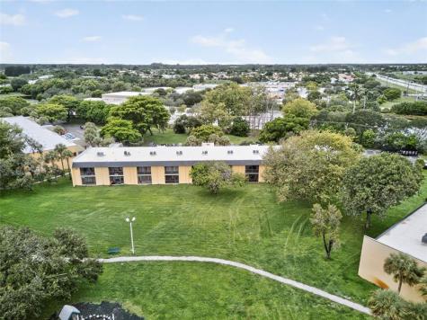913 Meadows Circle Boynton Beach FL 33436