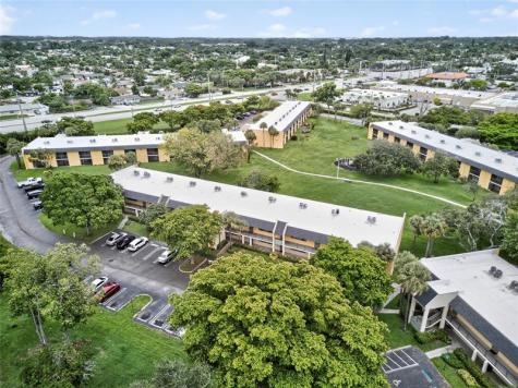 913 Meadows Circle Boynton Beach FL 33436