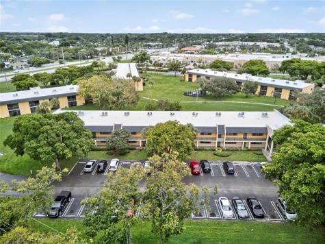 913 Meadows Circle Boynton Beach FL 33436