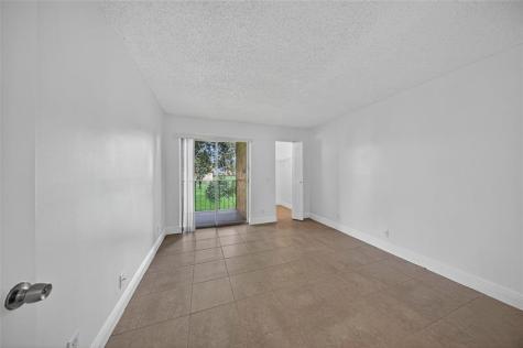 913 Meadows Circle Boynton Beach FL 33436