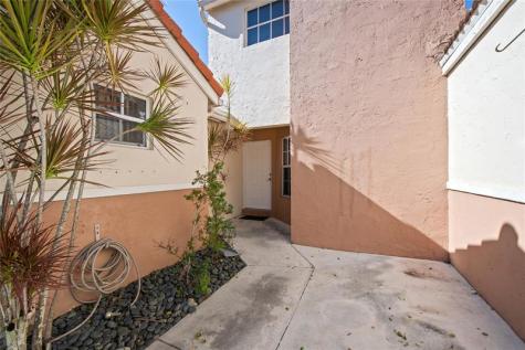 8245 NW 70th Street Tamarac FL 33321