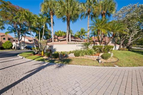 8245 NW 70th Street Tamarac FL 33321