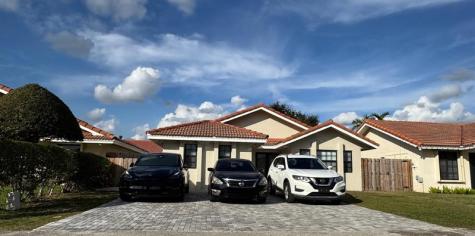 8455 NW 190th Terrace Hialeah FL 33015